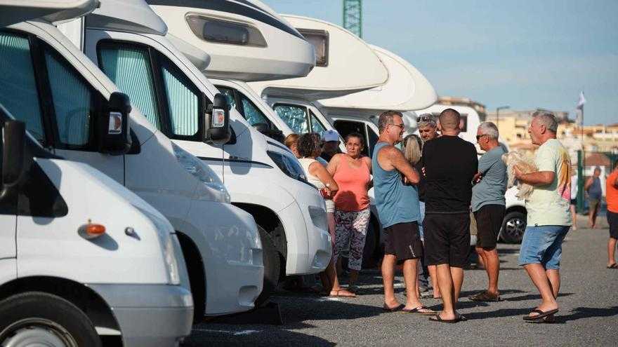 Los ayuntamientos tinerfeños buscan espacios ante el ‘boom’ de las caravanas