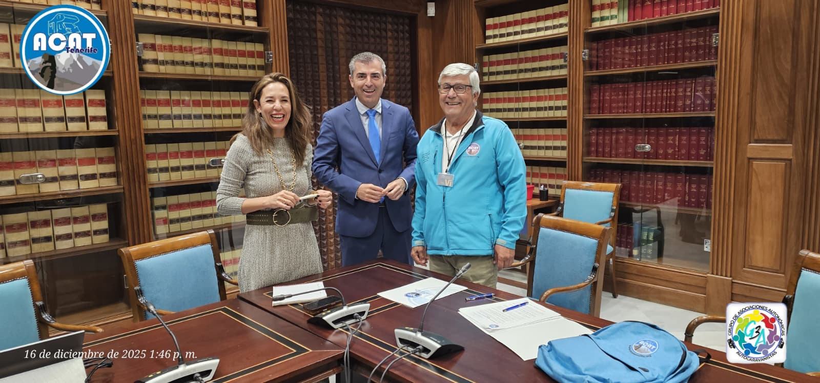 El pasado martes 26/12, se mantuvo una reunión con la Consejera de Turismo y el Vicepresidente del Gobierno de Canarias.