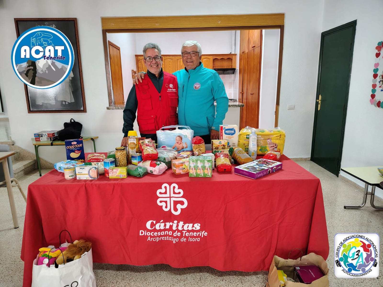 En el día de ayer, jueves 4 de febrero, el Presidente de Acat Tenerife realizó la entrega de la recogida de alimentos perecederos al responsable de Cáritas en Guía de Isora.
