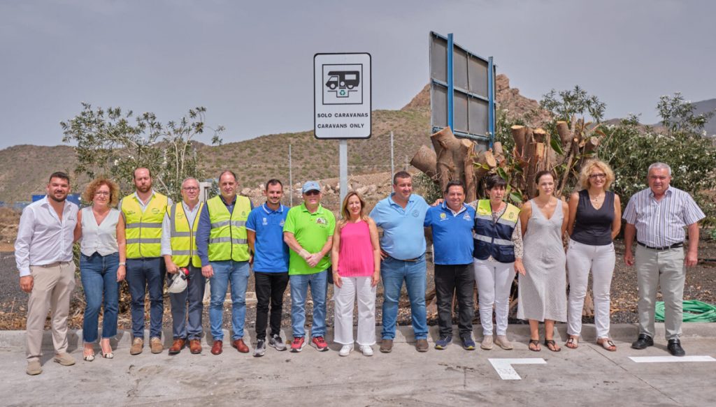 Acat Tenerife celebra la puesta en funcionamiento del primer Punto Ecológico para autocaravanas de Canarias.
